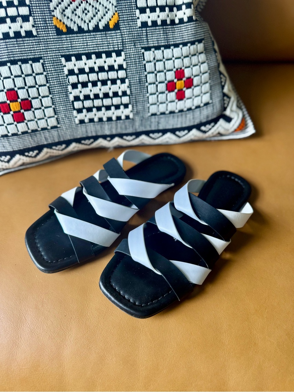 AEROSOLES Black White Strappy Slide Sandals
